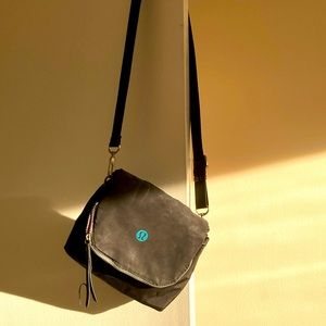 Cute crossbody lululemon bag